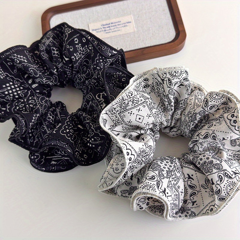 Elegant Black and White Fabric - Travel Accessories For Elderly ulasan dan harga