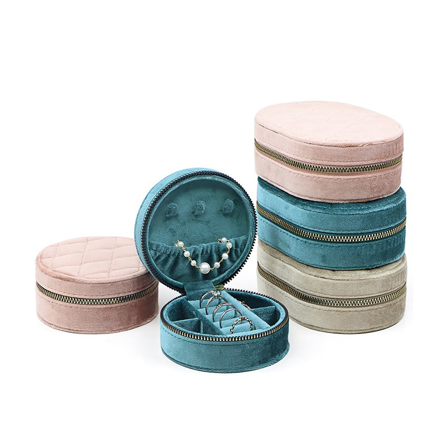 Round Diamond Velvet Travel Je - Travel Accessories Display ulasan dan harga