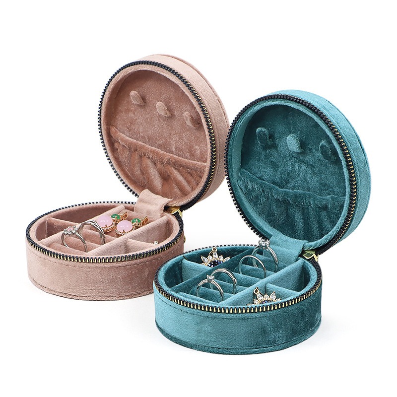 Round Diamond Velvet Travel Je - Travel Accessories Display ulasan dan harga